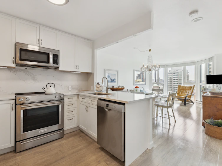 709-888 Pacific Street, Vancouver, BC, V6Z 2S6 - 3
