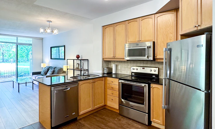 306-70 Absolute Avenue