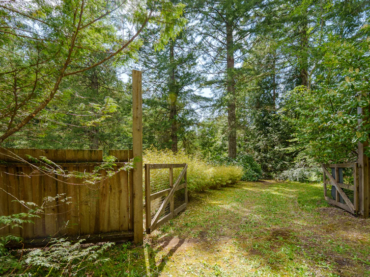 1531 Lockyer Road, Roberts Creek, BC, V0N 2W1 - 39