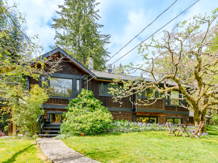 1531 Lockyer Road, Roberts Creek, BC, V0N 2W1 - 3