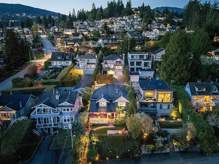 1075 Esplanade Avenue, West Vancouver, BC, V7T 1G2 - 33