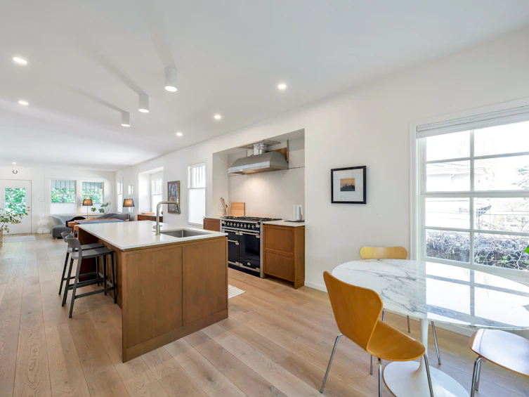 3730 W 15th Avenue, Vancouver, BC, V6R 2Z8 - 14
