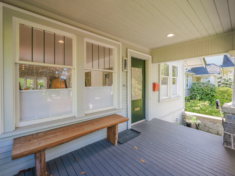 3730 W 15th Avenue, Vancouver, BC, V6R 2Z8 - 3