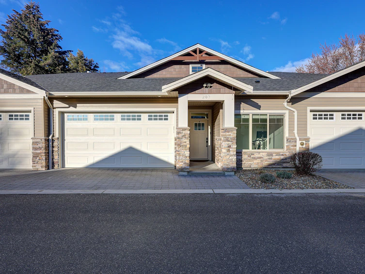 202-9563 Jensen Road, Lake Country, BC, V4V 1S6