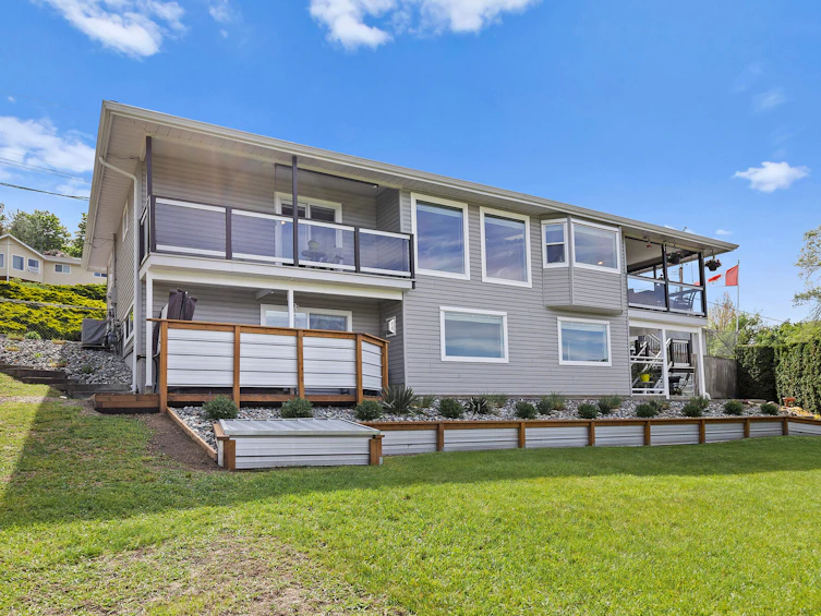 11290 Dakota Road, Lake Country, BC, V4V 1X1