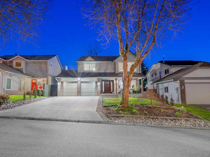 3343 Manning Crescent, North Vancouver BC V7H 2N9