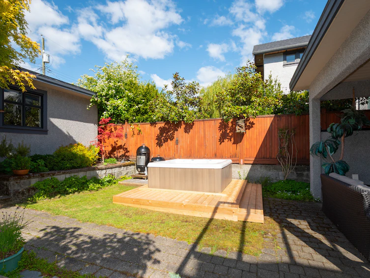 336 W 17th Street, North Vancouver, BC, V7M 1V8 - 40