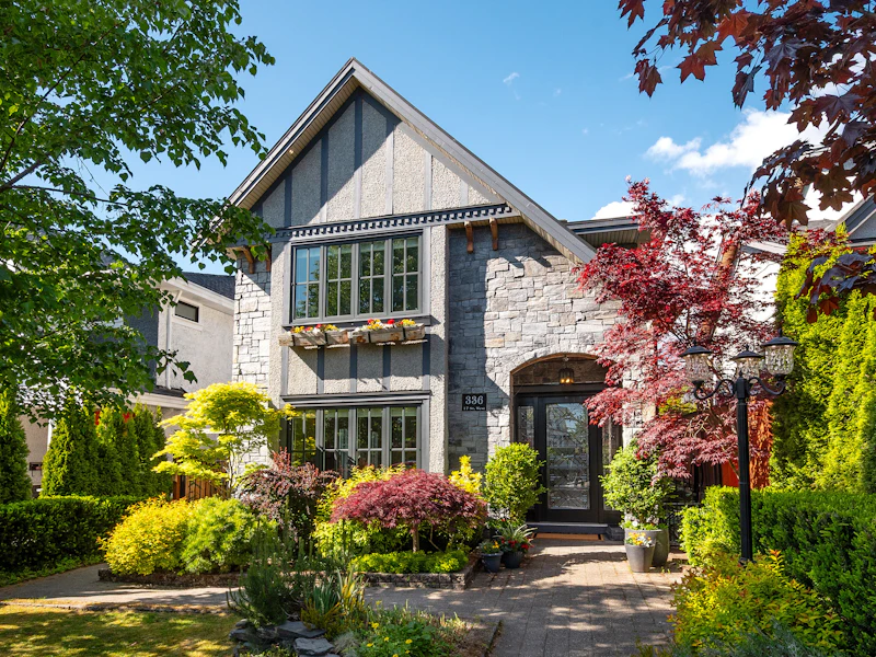 336 W 17th Street, North Vancouver BC V7M 1V8