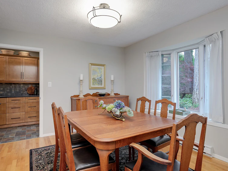 3949 Scolton Lane, Saanich, BC, V8N 6J6 - 11