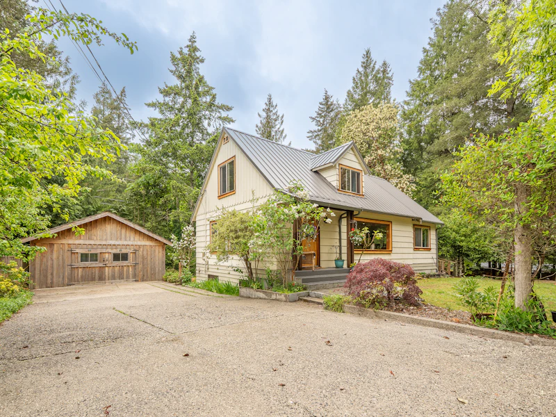 6141 Stockwell Road, Sechelt BC