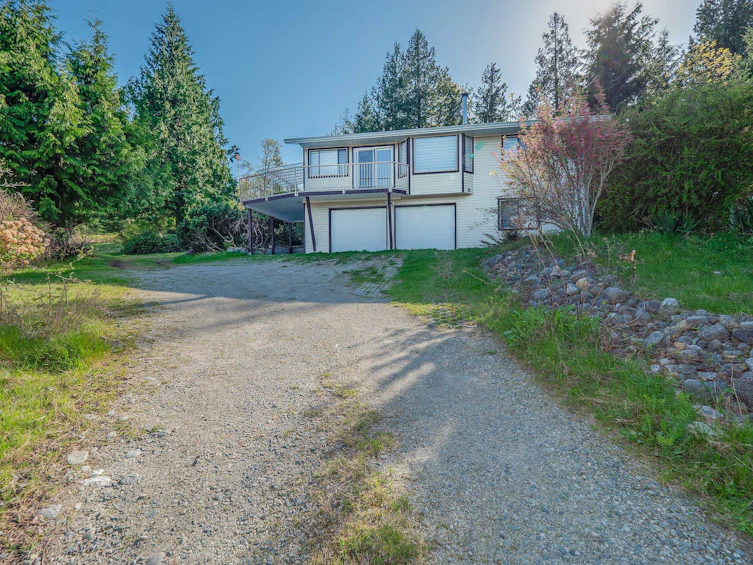 6377 N Gale Avenue, Sechelt, BC, V7Z 0P7