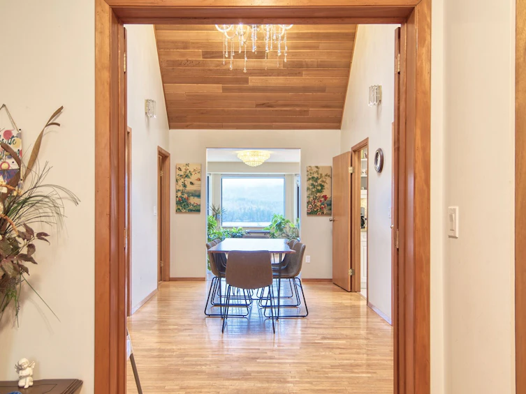 6377 N Gale Avenue, Sechelt, BC, V7Z 0P7 - 8