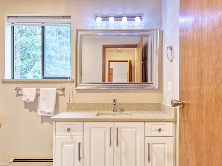 6377 N Gale Avenue, Sechelt, BC, V7Z 0P7 - 24