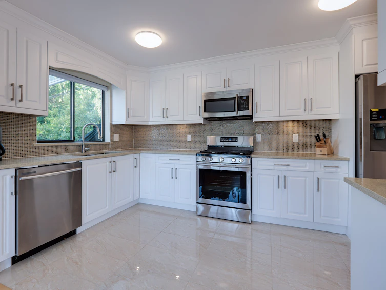 6377 N Gale Avenue, Sechelt, BC, V7Z 0P7 - 12