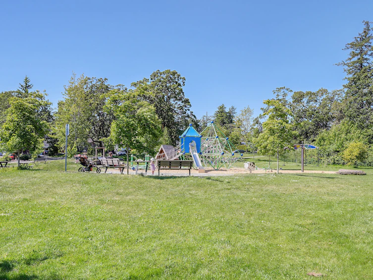 7-1241 Santa Rosa Avenue, Saanich, BC, V8Z 2V5 - 23
