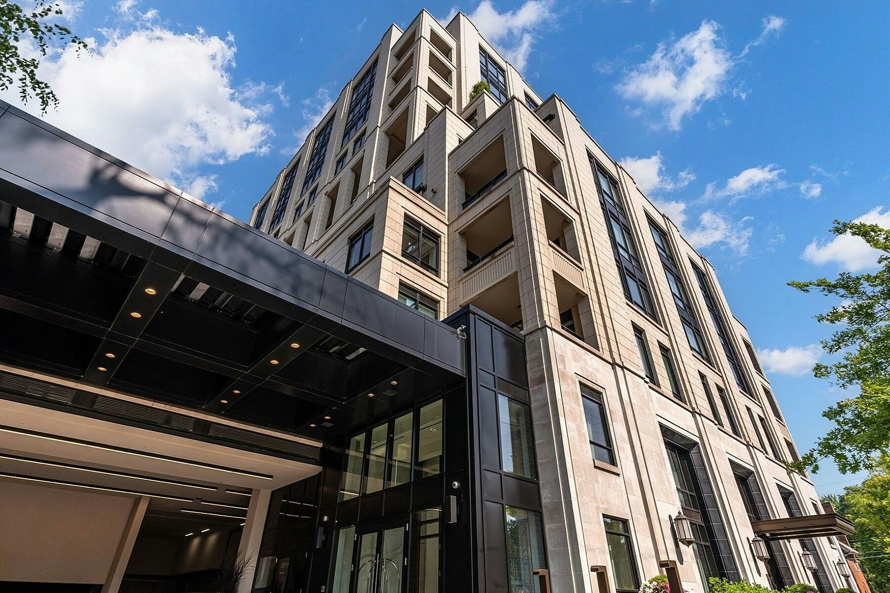 1 Forest Hill 404 Road, Toronto, ON, M4V 1R1 - 2