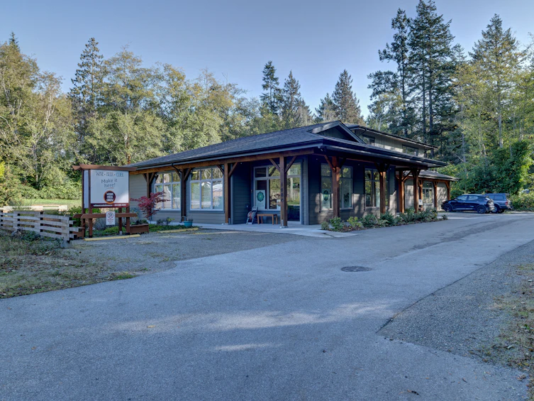 1680 Field Road, Sechelt, BC, V7Z 0B1 - 2