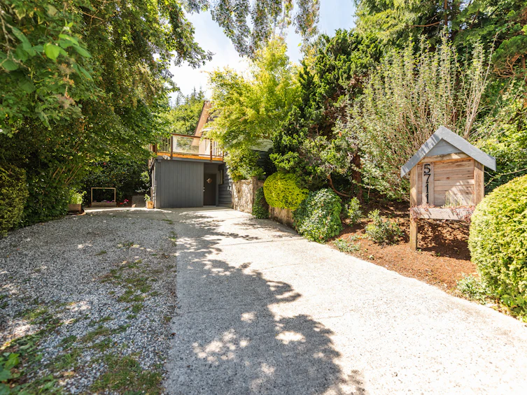 5711 Trail Avenue, Sechelt, BC, V0N 3A0 - 38