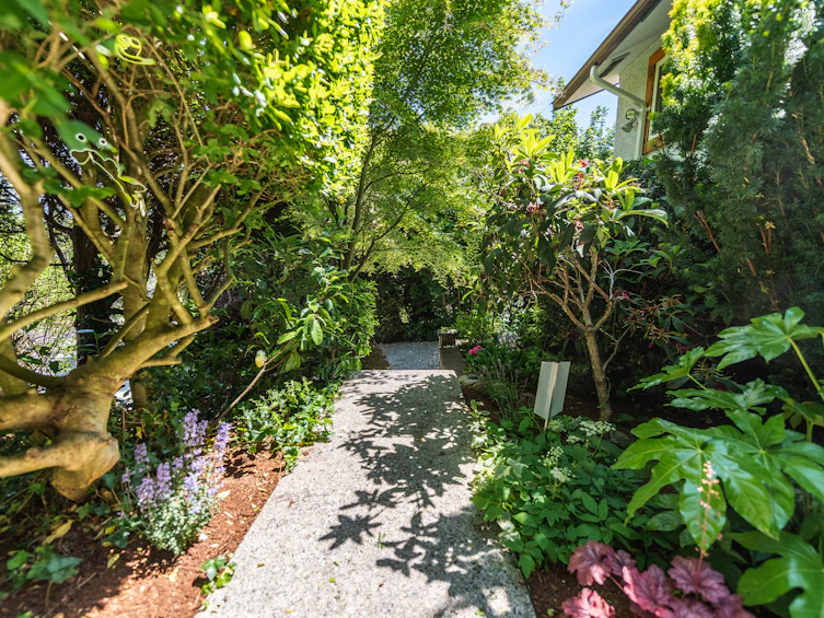 5711 Trail Avenue, Sechelt, BC, V0N 3A0 - 3