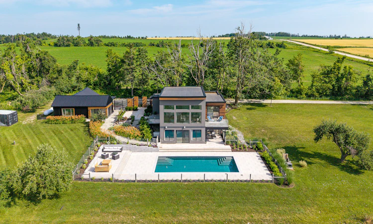 2566 Concession 5 S