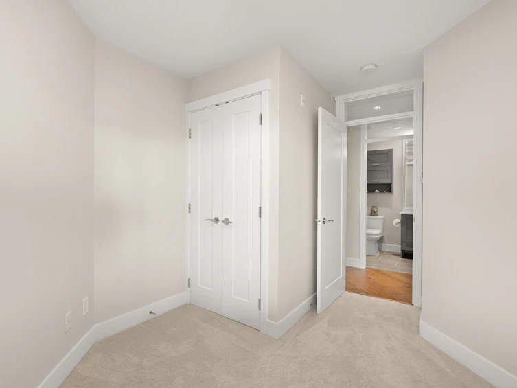 214-14855 Thrift Avenue, Surrey, BC, V4B 2J6 - 17