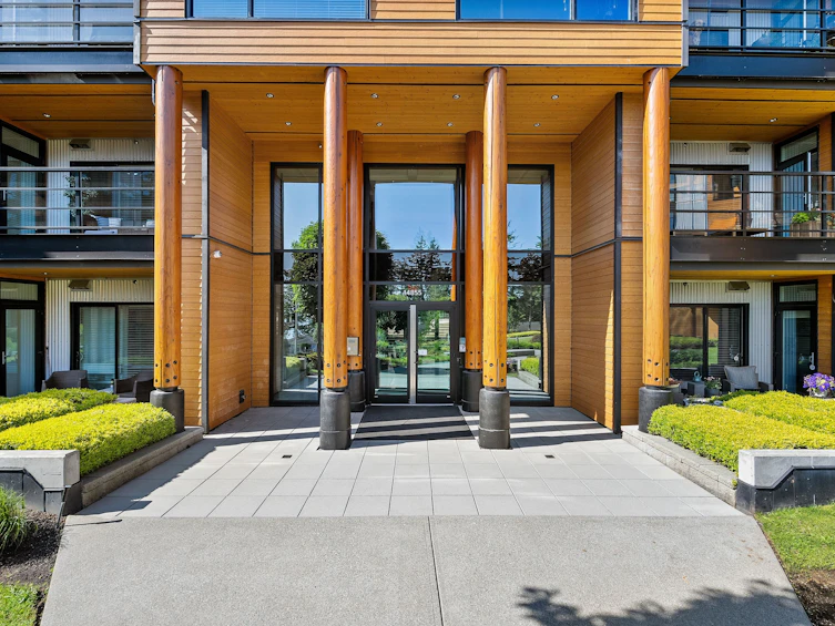 214-14855 Thrift Avenue, Surrey, BC, V4B 2J6 - 25