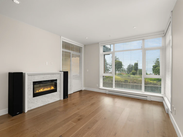 214-14855 Thrift Avenue, Surrey, BC, V4B 2J6 - 10