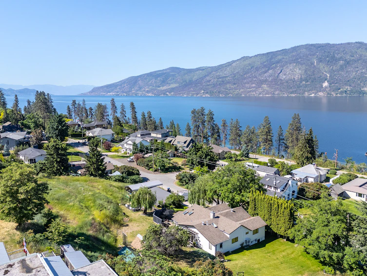 11263 Maddock Avenue, Lake Country, BC, V4V 2J7