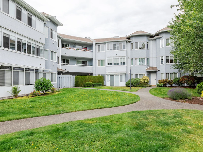 203 - 3931 Shelbourne Street, Saanich BC V8P 4H9