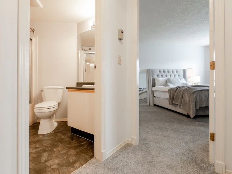 203-3931 Shelbourne Street, Saanich, BC, V8P 4H9 - 10