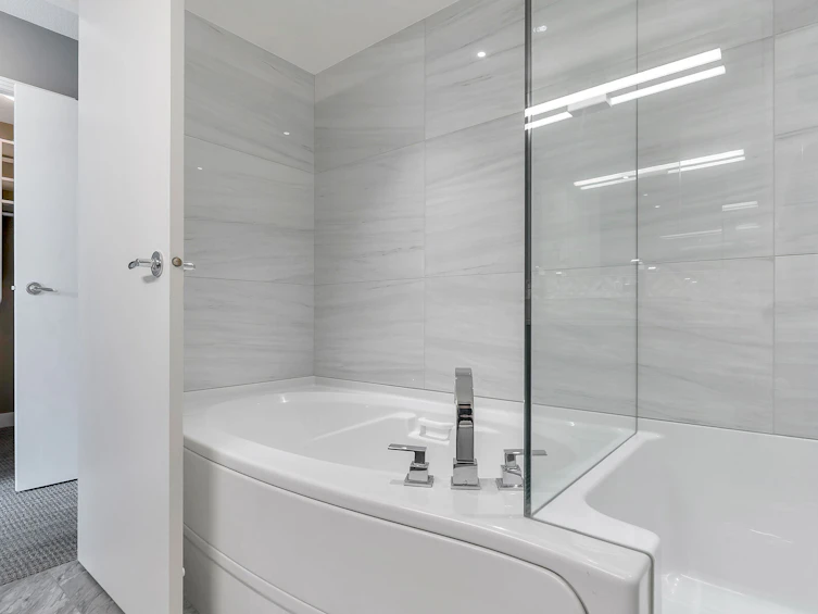 2706-198 Aquarius Mews, Vancouver, BC, V6Z 2Y4 - 23