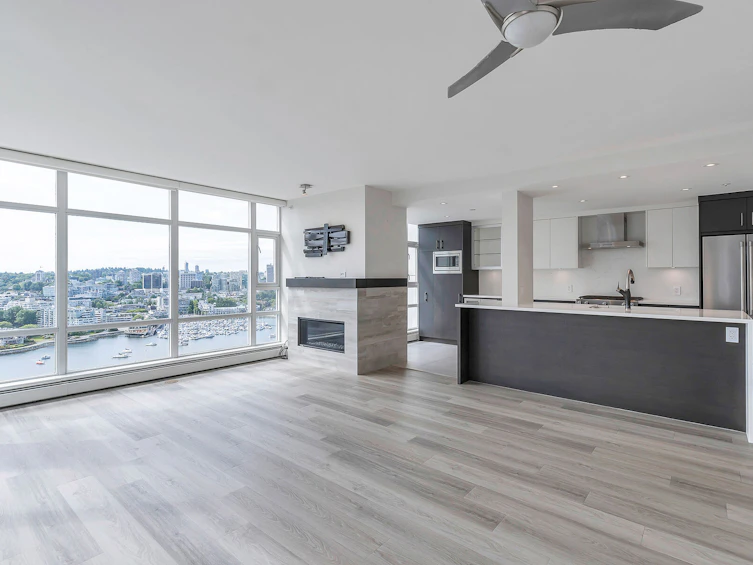 2706-198 Aquarius Mews, Vancouver, BC, V6Z 2Y4 - 2