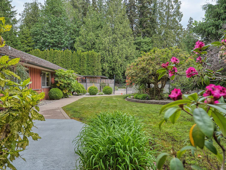 6241 Sechelt Inlet Road, Sechelt, BC, V7Z 0L3 - 3
