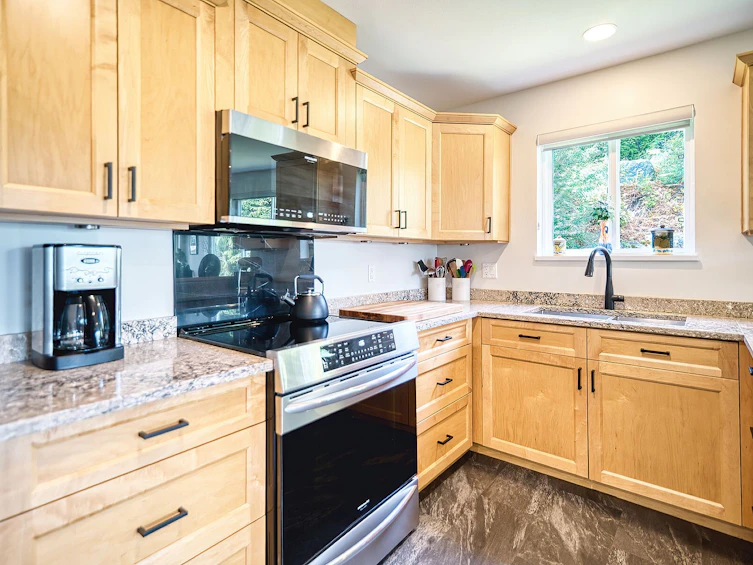 W201-5780 Trail Avenue, Sechelt, BC, V7Z 0K5 - 11