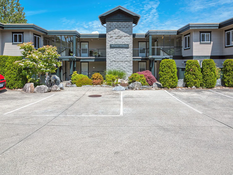 W201-5780 Trail Avenue, Sechelt, BC, V7Z 0K5 - 37