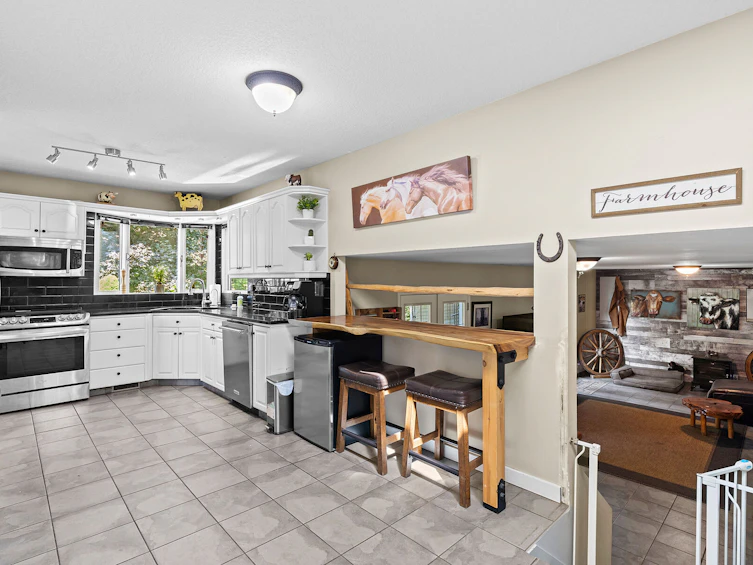 6651 Buchanan Road, Coldstream, BC, V1B 3C6 - 11