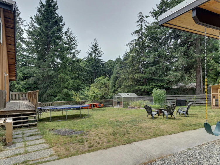 8057 Cooper Road, Halfmoon Bay, BC, V7Z 1A6 - 4