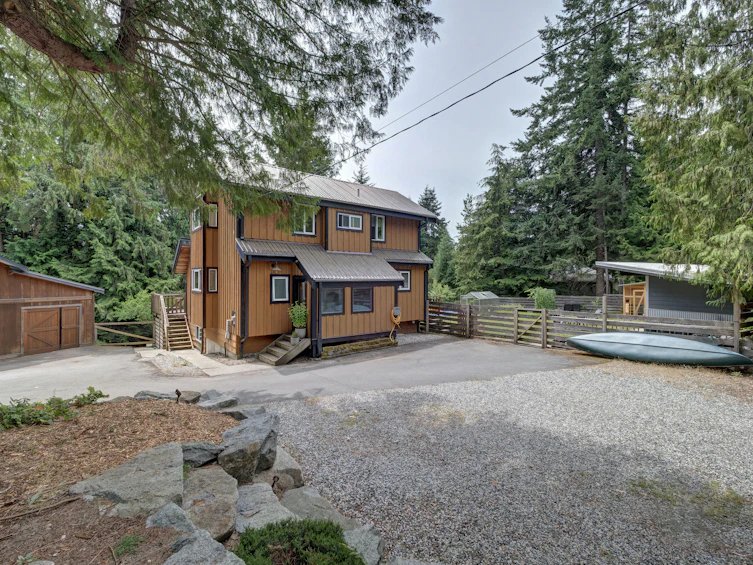 8057 Cooper Road, Halfmoon Bay, BC, V7Z 1A6 - 3