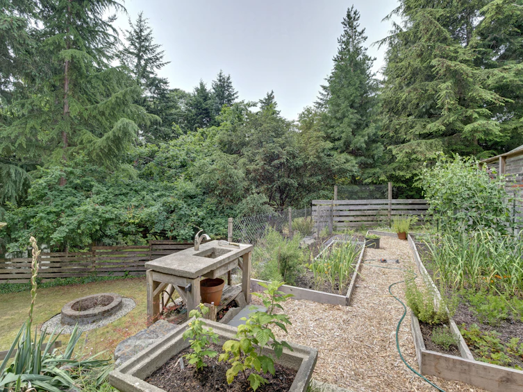 8057 Cooper Road, Halfmoon Bay, BC, V7Z 1A6 - 7