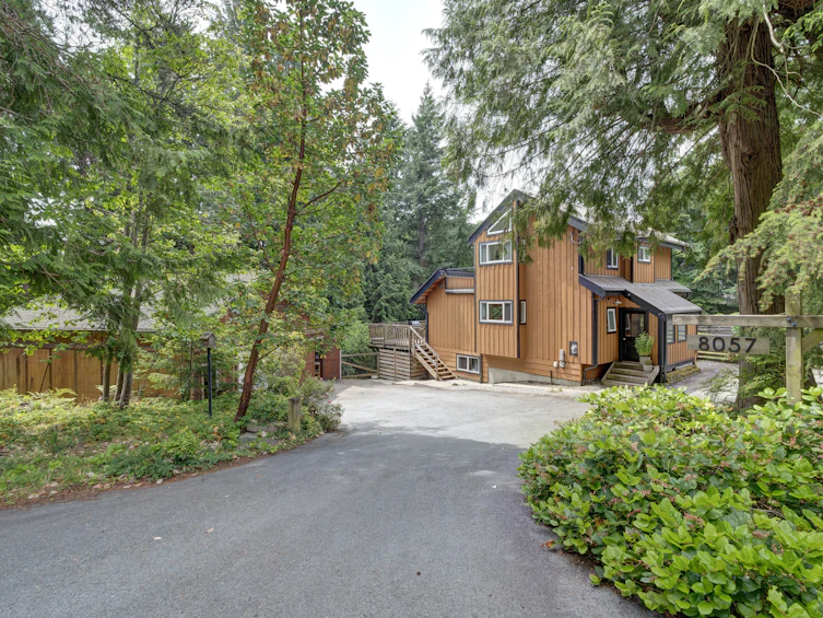 8057 Cooper Road, Halfmoon Bay, BC, V7Z 1A6 - 2