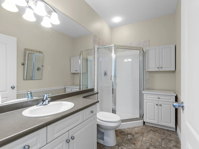 4032A Lake Avenue, Peachland, BC, V0H 1X6 - 32