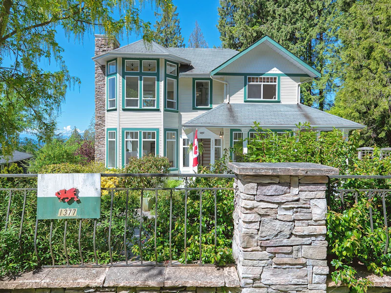 1377 Marlene Road, Roberts Creek BC