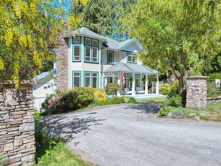 1377 Marlene Road, Roberts Creek, BC, V0N 2W2 - 2