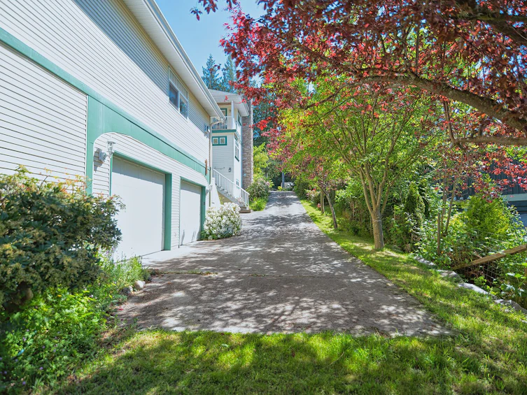 1377 Marlene Road, Roberts Creek, BC, V0N 2W2 - 32