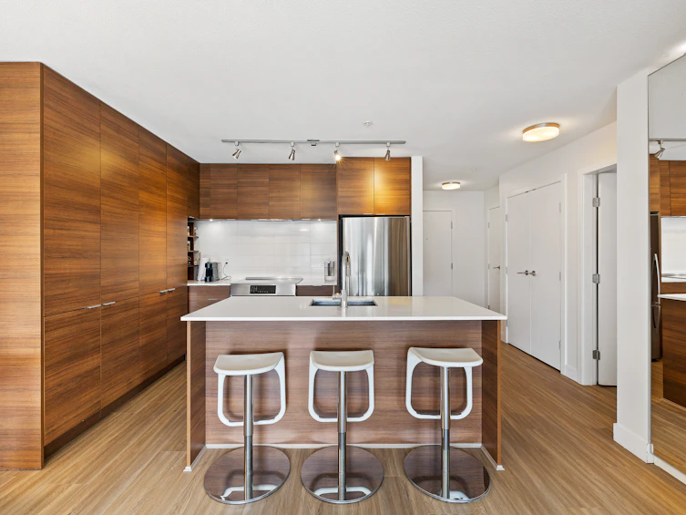 412-1679 Lloyd Avenue, North Vancouver, BC, V7P 0A9 - 3