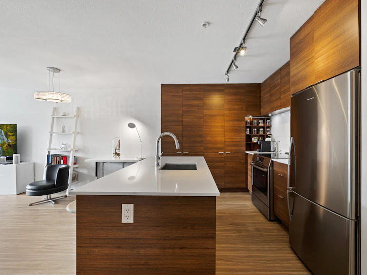 412-1679 Lloyd Avenue, North Vancouver, BC, V7P 0A9 - 4
