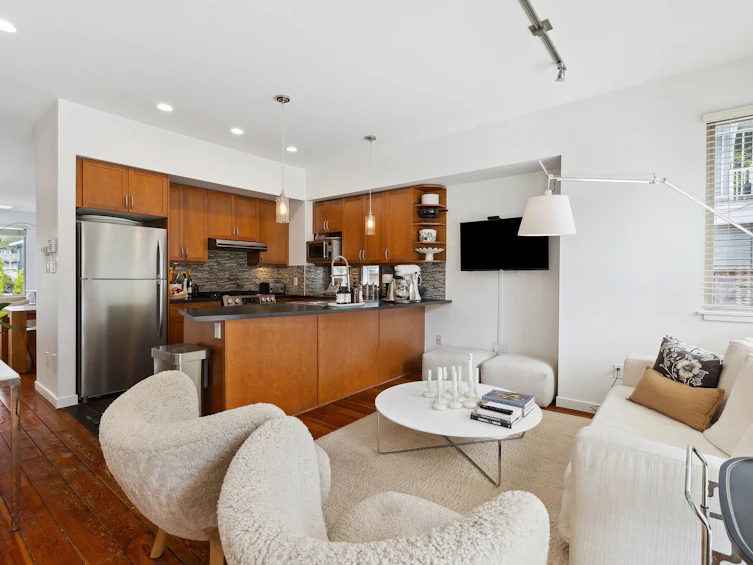 6364 Douglas Street, West Vancouver, BC, V7W 2E9 - 5