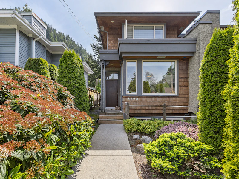 6364 Douglas Street, West Vancouver BC V7W 2E9