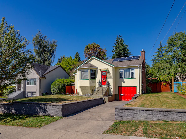 2928 Quadra Street, Victoria, BC, V8T 4G1 - 2
