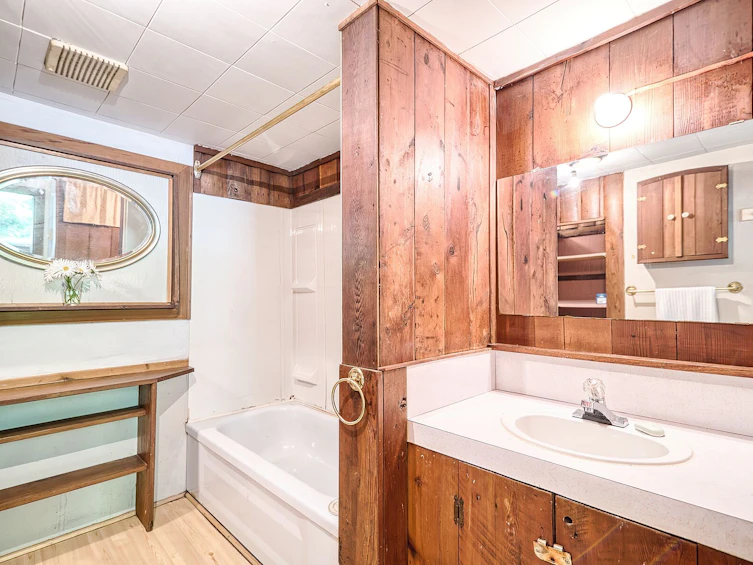 8200 Redrooffs Road, Halfmoon Bay, BC, V7Z 1E2 - 18